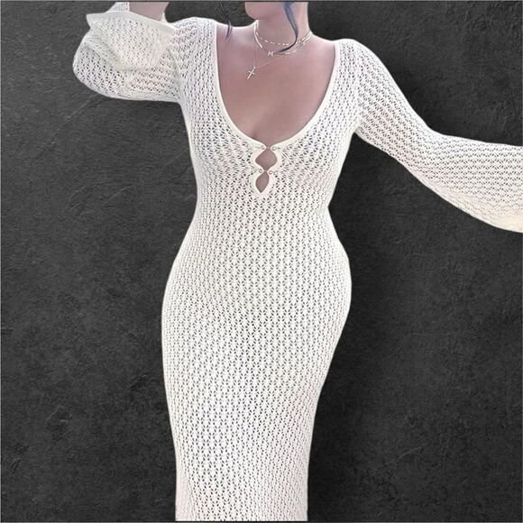 COMMENSE Women’s Long Sleeve Crochet Knit Maxi Dress in the Size Medium in White - Picture 4 of 14